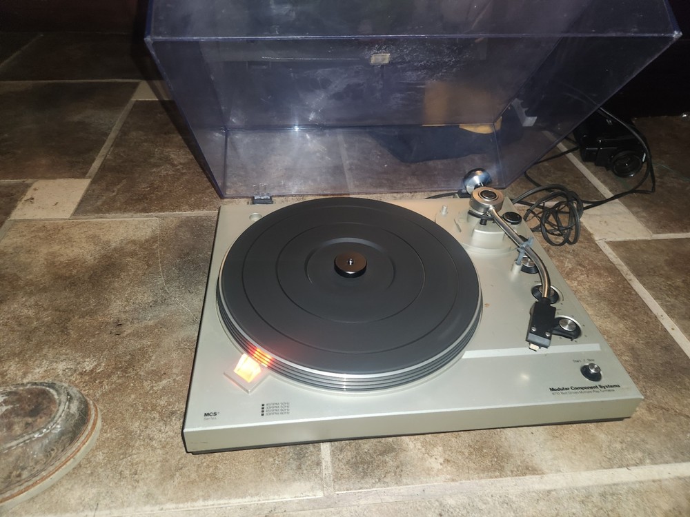 MCS Series Turntable (Modular Component Systems) Model 6710 Belt Drive. Technic