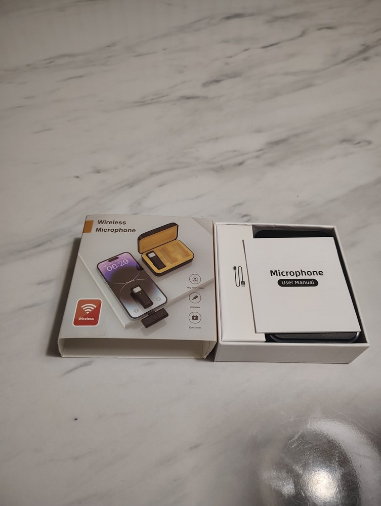 Wireless Microphone Clip-On Black with Charging Case