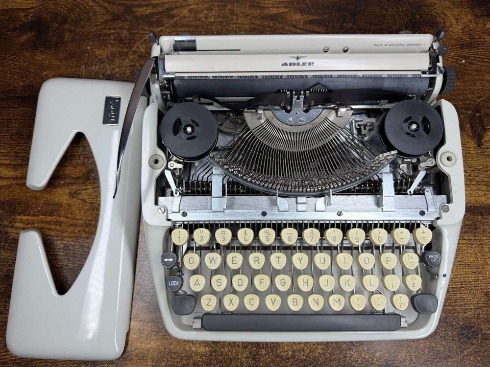 Excellent! Serviced Cursive/Script 1966 Adler Tippa 1 Ultra-Portable Typewriter