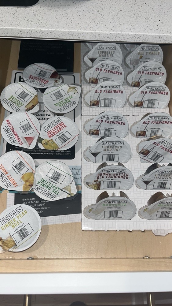 Black+Decker Bartesian Capsule Coffee Machine Mix Function Espresso Martini