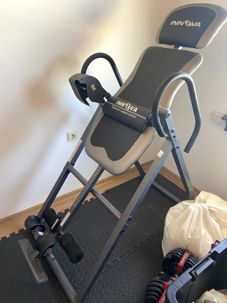 Heavy-duty Inversion Table with adjustable headrest, 300 lb weight capacity