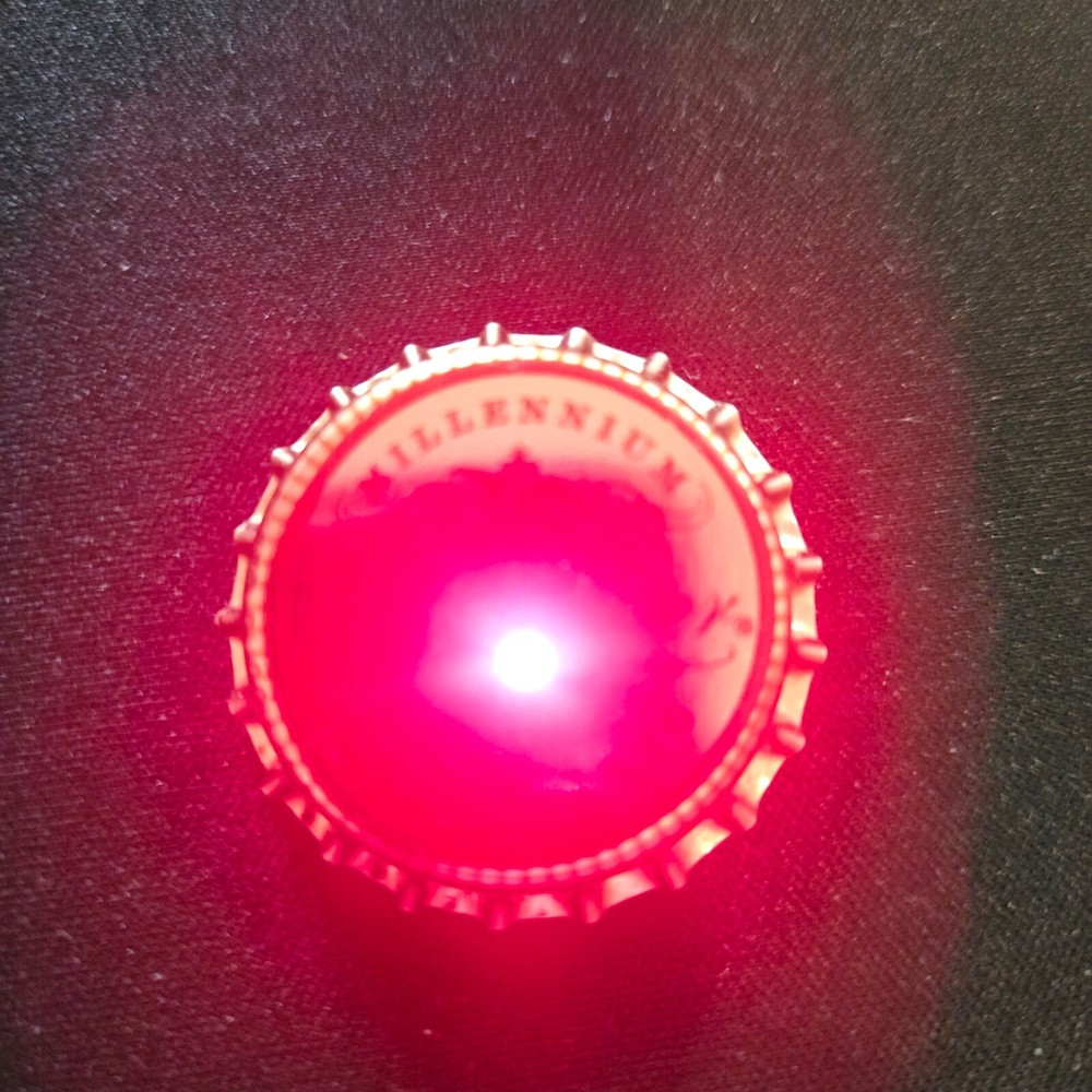 Vintage Budweiser Flashing Blinking LIGHT UP BOTTLE CAP