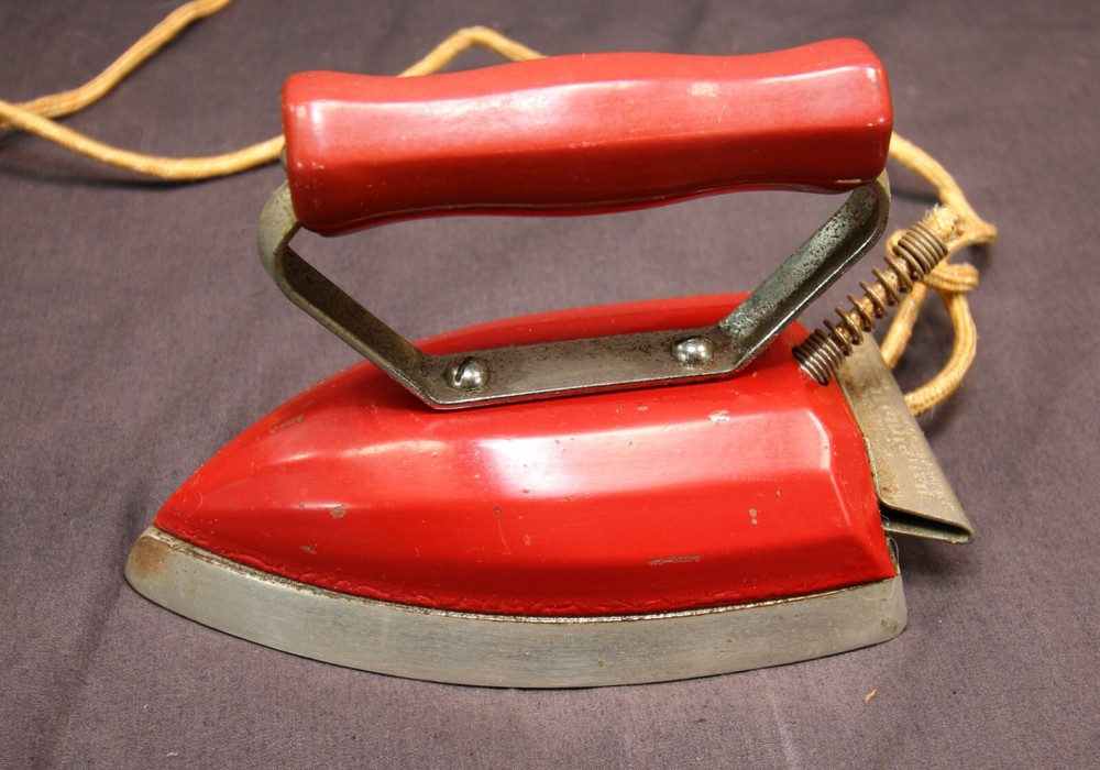 Antique Electric Travel Iron Samson Panelmatic Jr. c1940's Red