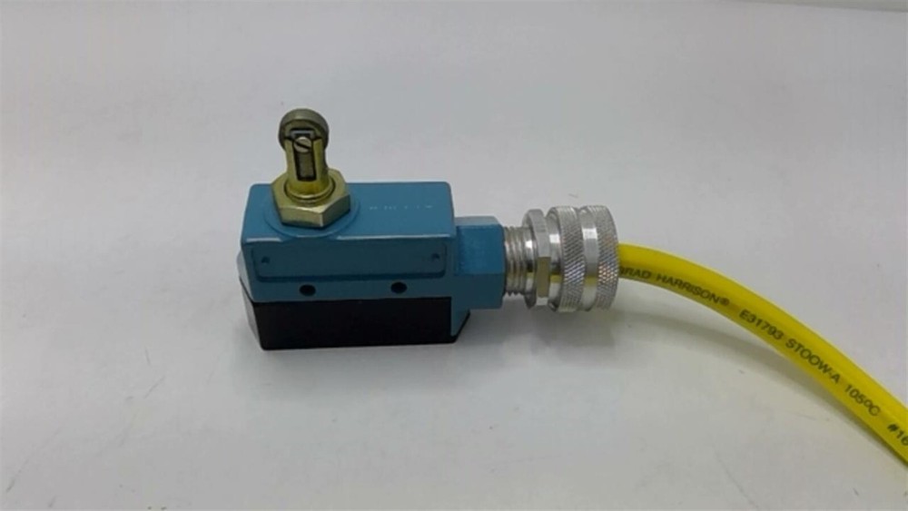 Micro-Switch BZE6-2RQP Limit Switch 15 Amp 480 Volts