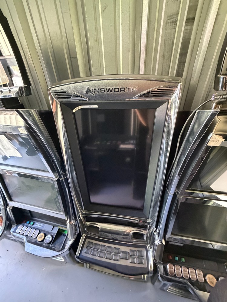 Slot Machine Lot 11 total READ