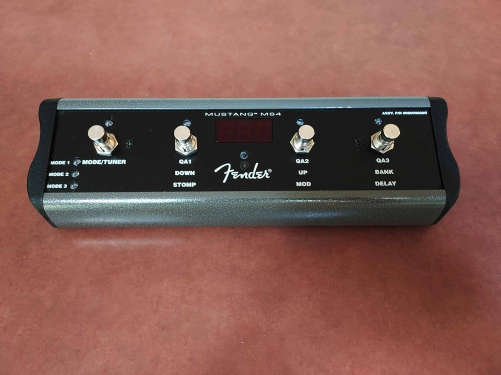 FENDER MUSTANG MS4 4-BUTTON FOOTSW ITCH (FULL WORKING ORDER)
