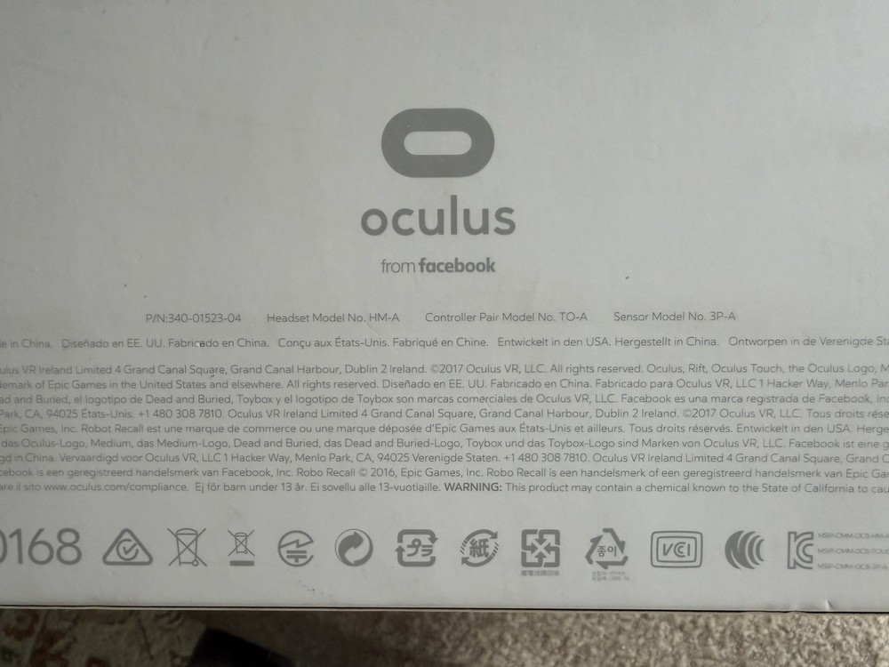 Oculus Rift VR Headset Complete Bundle Open Box w/ Controllers & Box