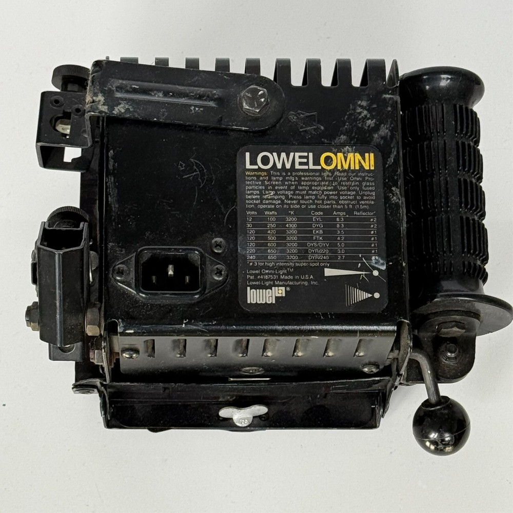 Lowel Omni Light Barn Doors - Works - Camera Flash