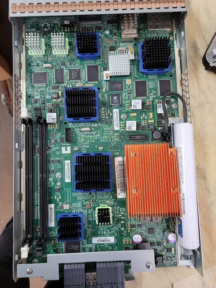 Lot of 2 NetApp 111-00524+B1 Controller Modules-Intel 1.66/2M/667