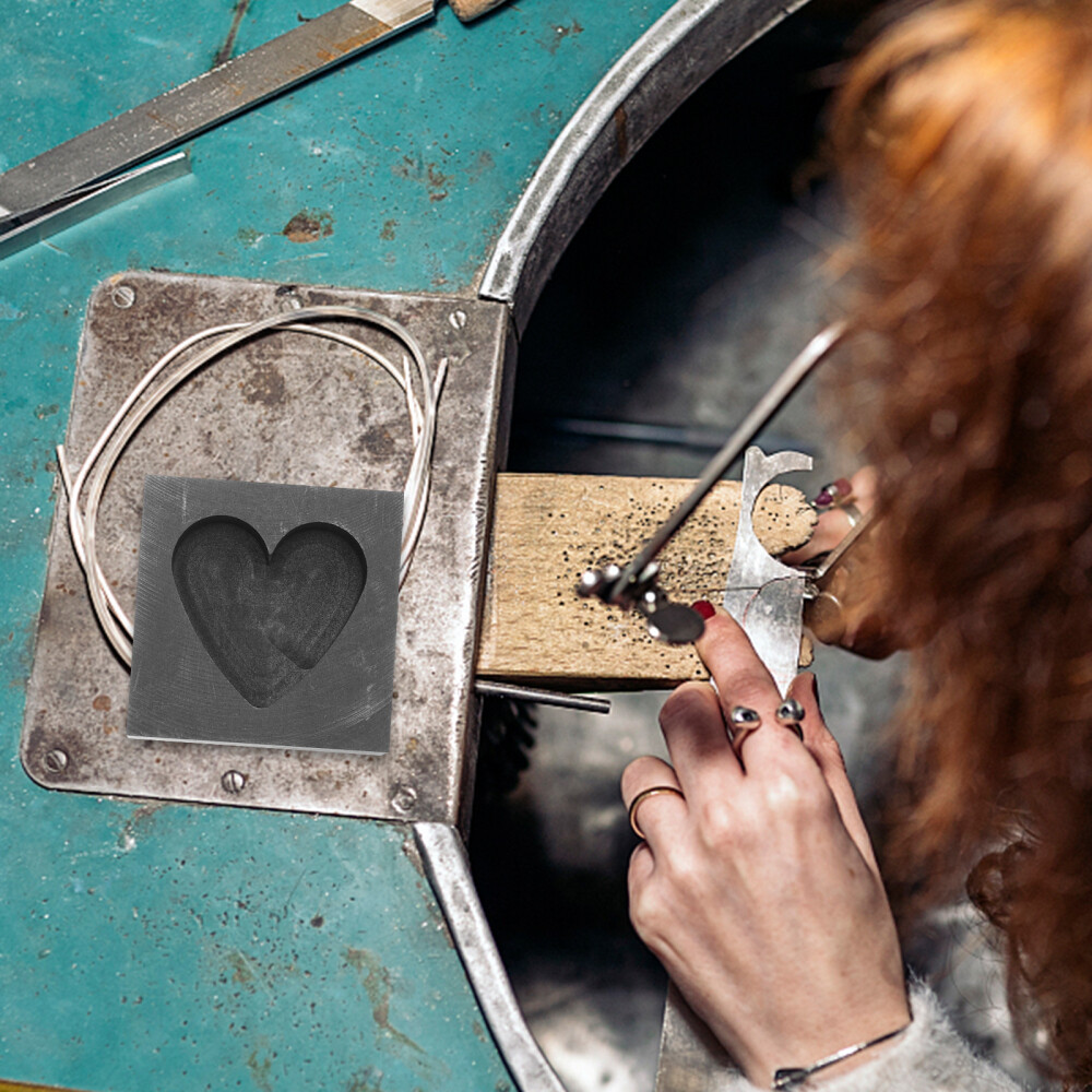 Heart Shaped Graphite Mold Model Tools Ingot Molds for Casting Metal