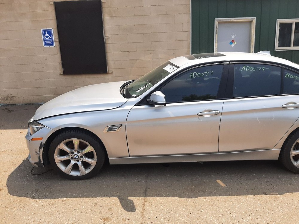 320I 2014 High Mounted Stop Light 1002107