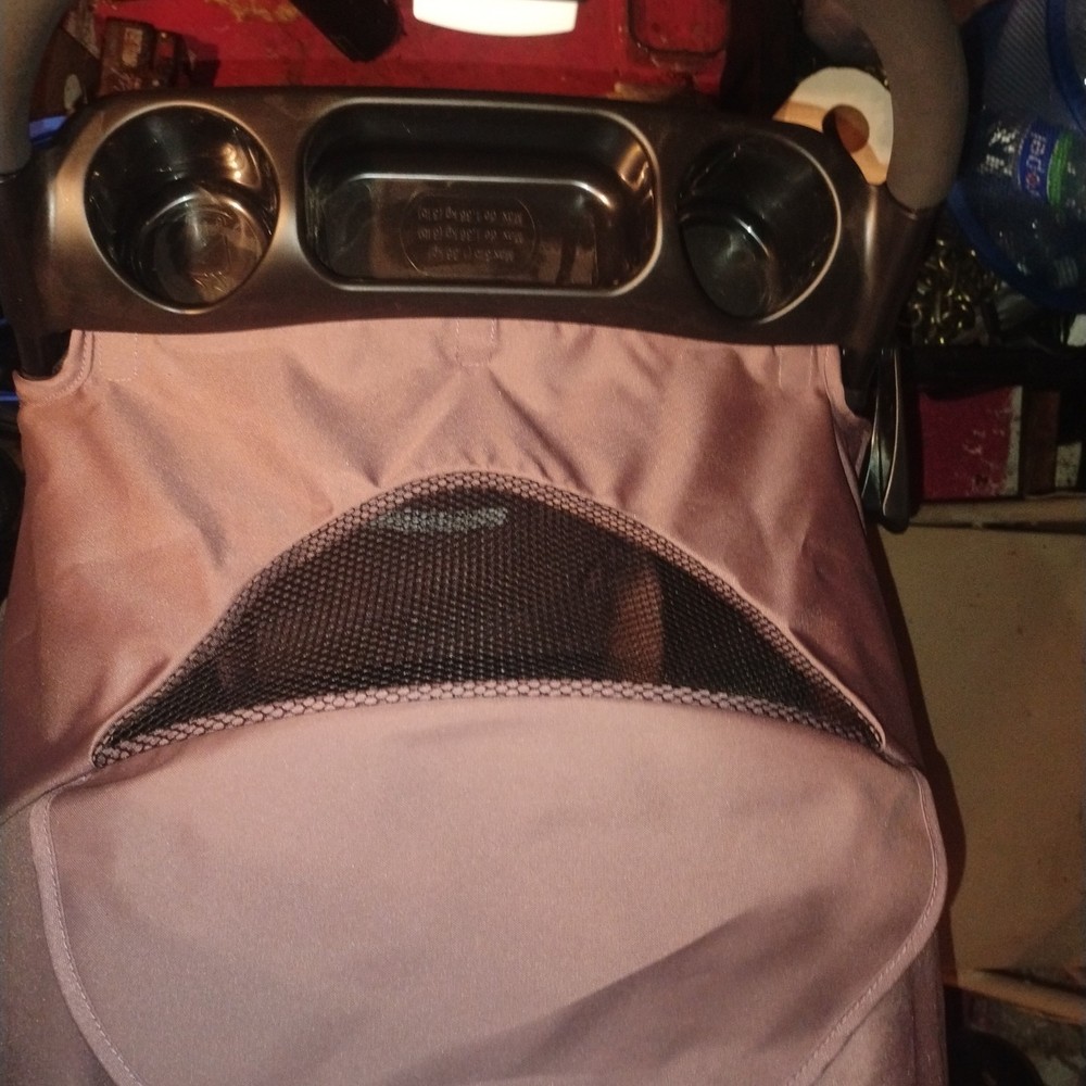 Graco Stroller -Black- Great Condition - Lightweight & Foldable With One Hand LN