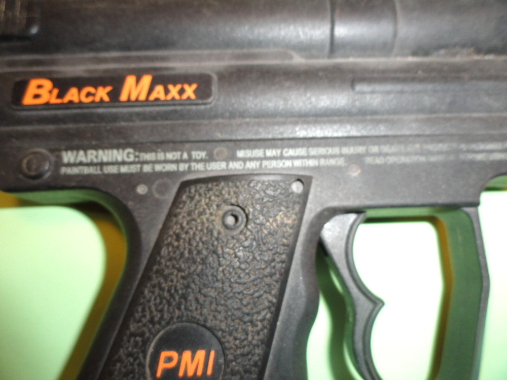BLACK MAXX PMI PAINT BALL MARKER GUN