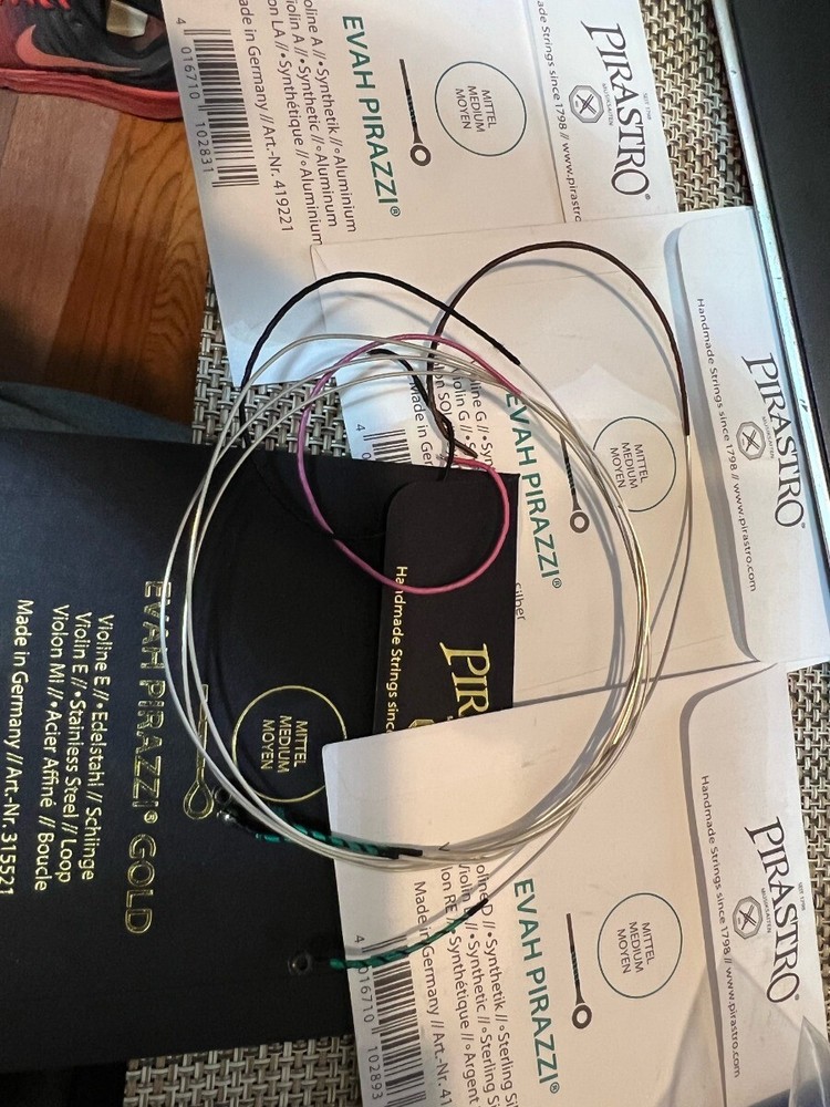 1 evah pirazzi Violin Strings Set 4/4  Evah Gold Loop E