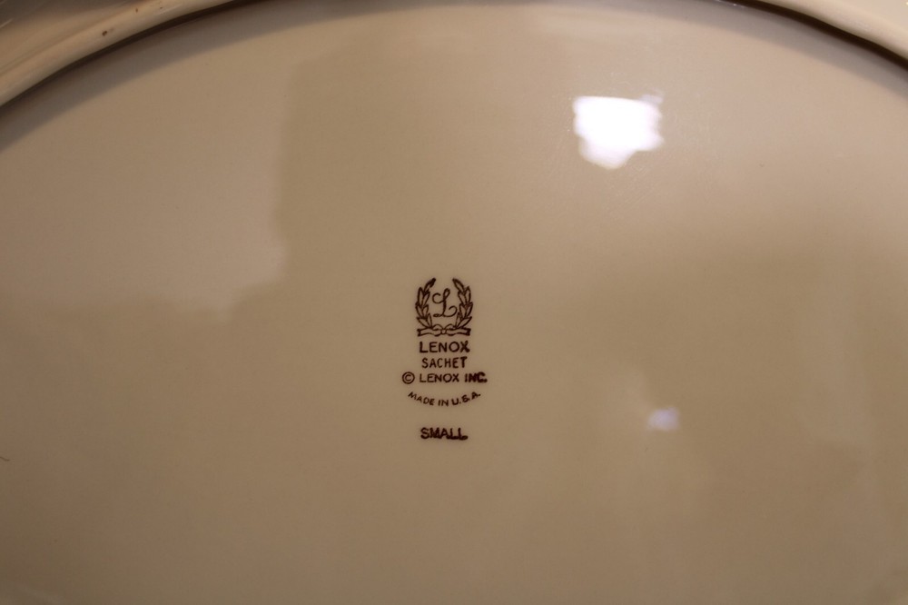 LENOX SACHET 13 1/2" OVAL PLATTER