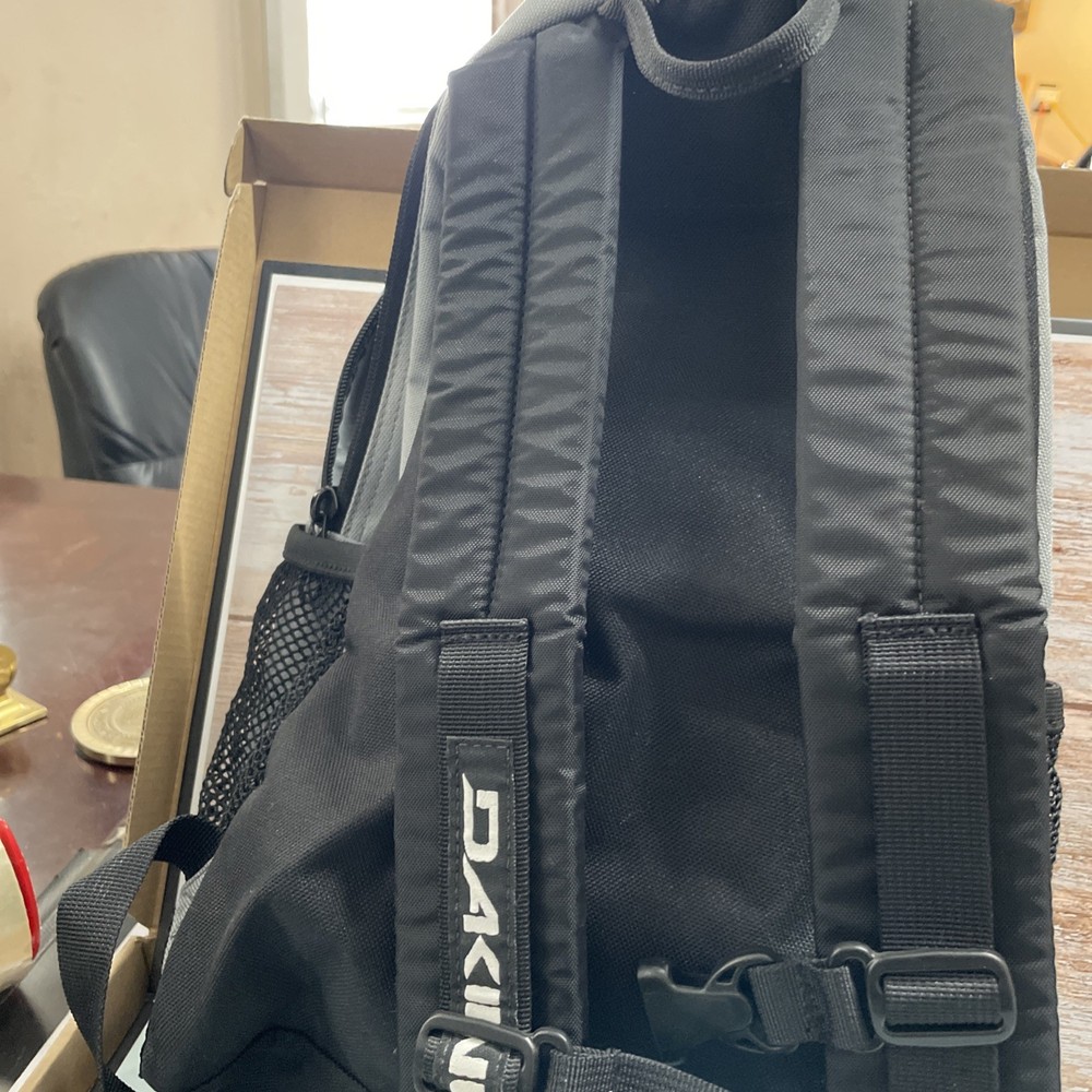 DAKINE Snowboarder Small Backpack 16”x11