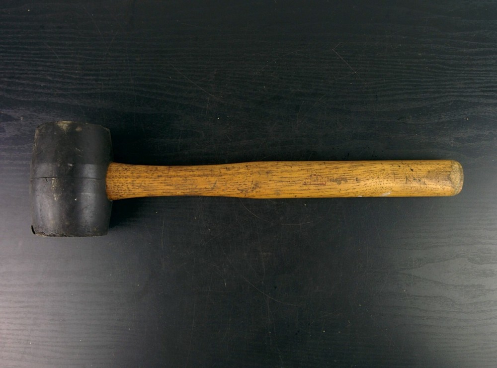 #ad347  Mac Tools 32 Oz Rubber Mallet Model Rm32 Wood Handle Good Shape