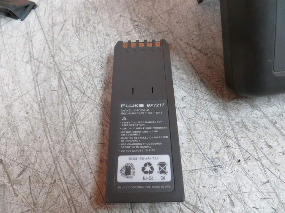 Power Tested Fluke DSP-2000 Cable Analyzer w/ Power Supply AS-IS