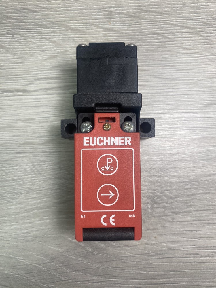 EUCHNER NP1-648AB-M SAFETY SWITCH NEW