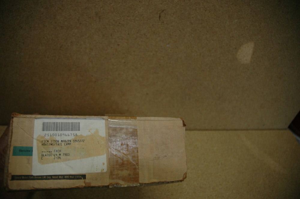 GM Housing tail light(RH) CUCV 2510-01-096-6758