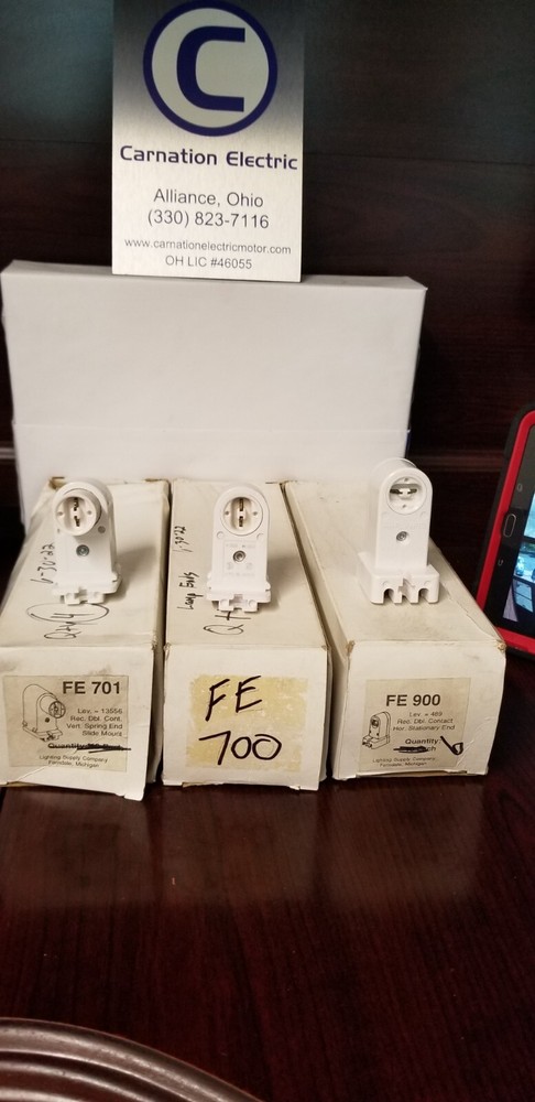 LEVITON ASSORTED LAMP HOLDERS