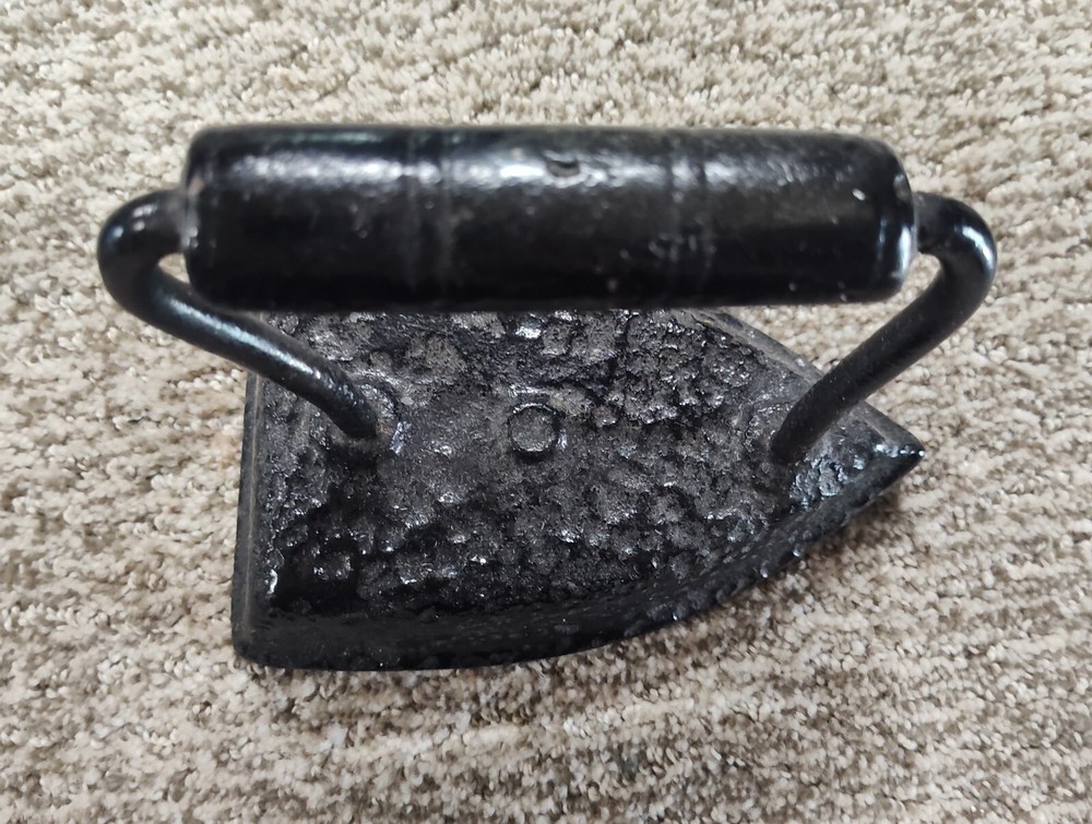 🗽VINTAGE  IRON -NICE PIECE