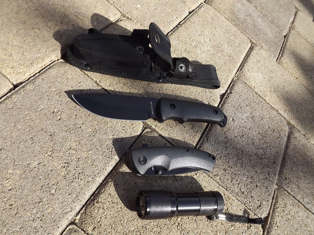 Survival Camping Black Stealth Fixed-Blade Folding Knife & LED Flashlight SET