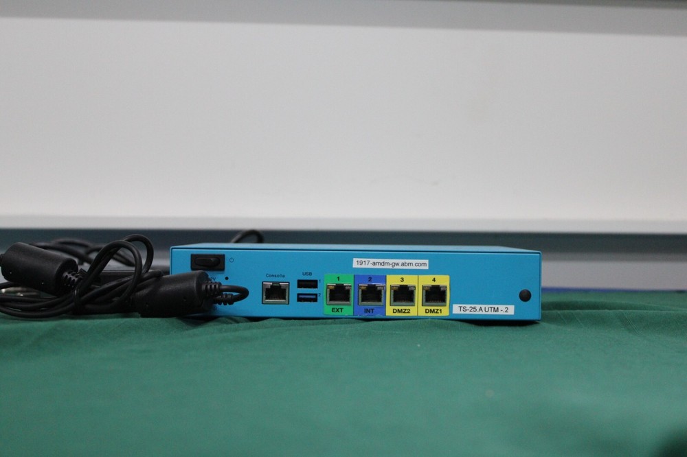 Trustwave TS-25 UTM Desktop Network Security Appliance