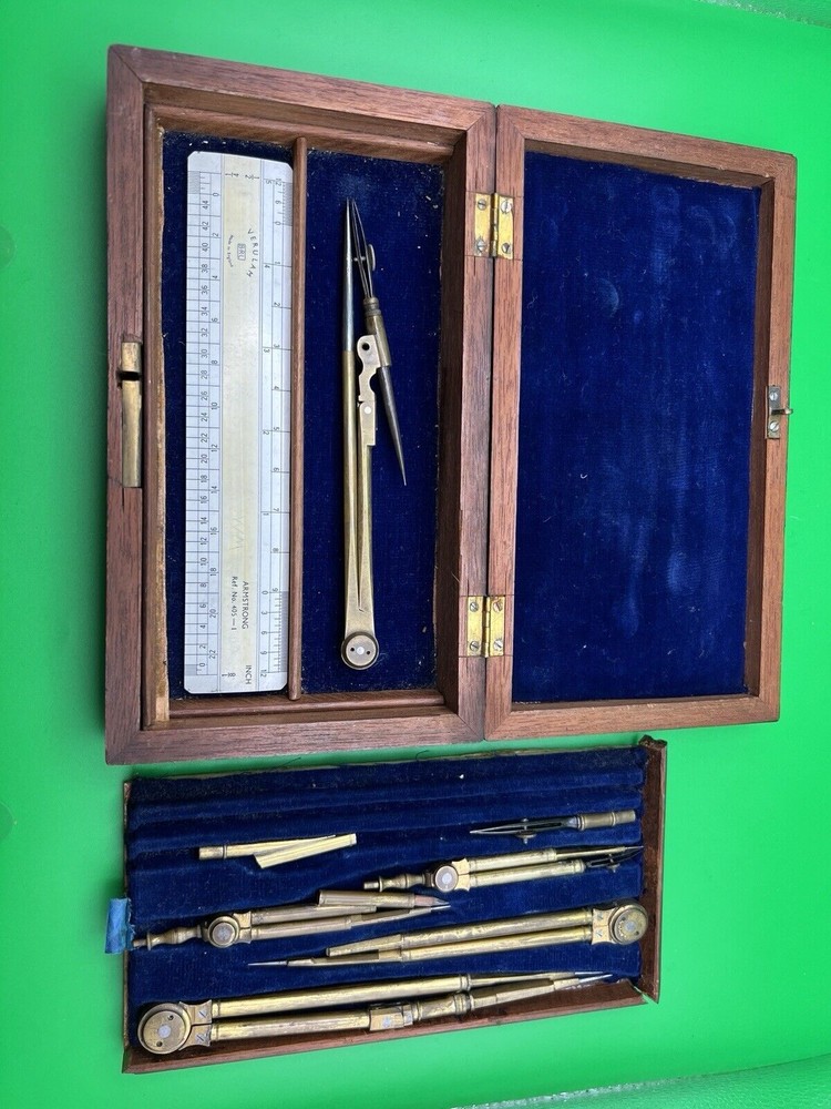 A Vintage Compass/Drawing Instrument Set