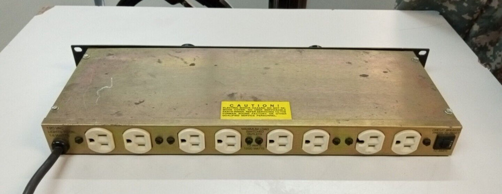 Furman PL-8 SMP Linear Filtering Power Conditioner and Light Modules