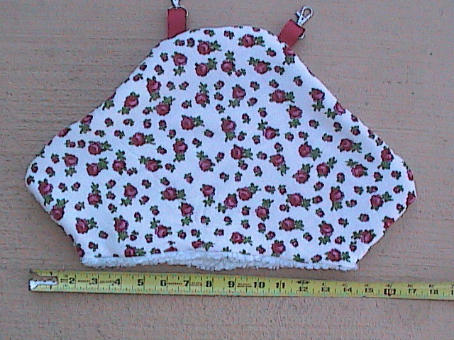Ferret Sherpa Lined Corner Cubby - Red Roses