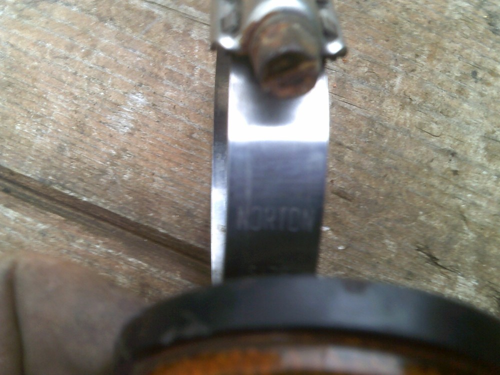 NORTON AMBER SIDE REFLECTOR & MOUNTING CLIP