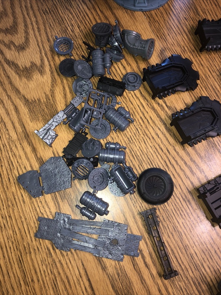 Warhammer 40k Terrain And Bits Lot