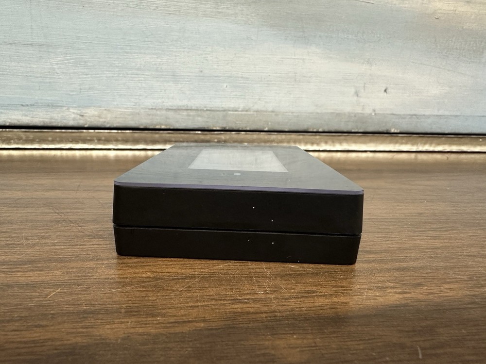 Savant CLI-W200B-00 Smart Thermostat - Black Works Great