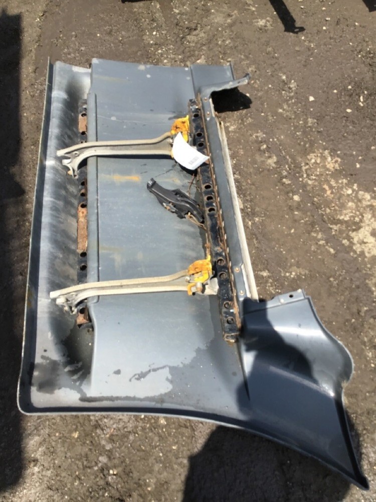 FREIGHTLINER CASCADIA Skirt