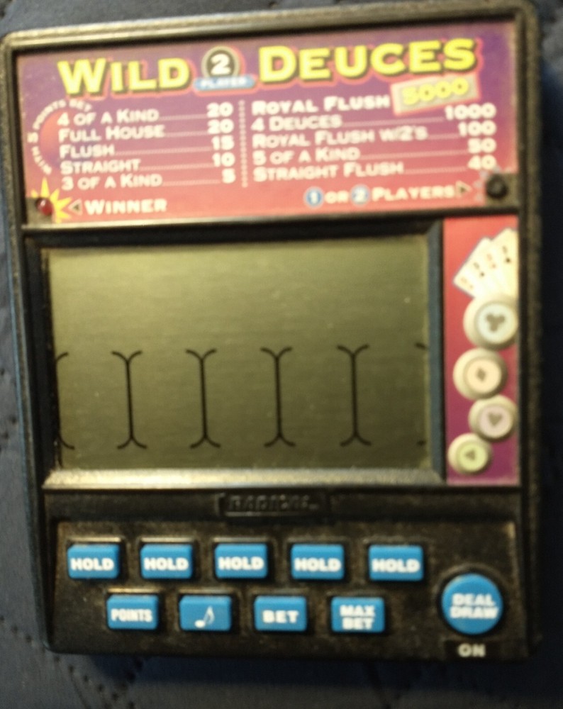 Radica Model 915 Wild Deuces Electronic Handheld Game 2 Player