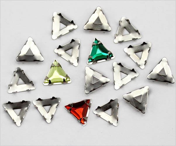 13MM  TRIANGLE Tiffany Settings - 36 Pieces - Silver