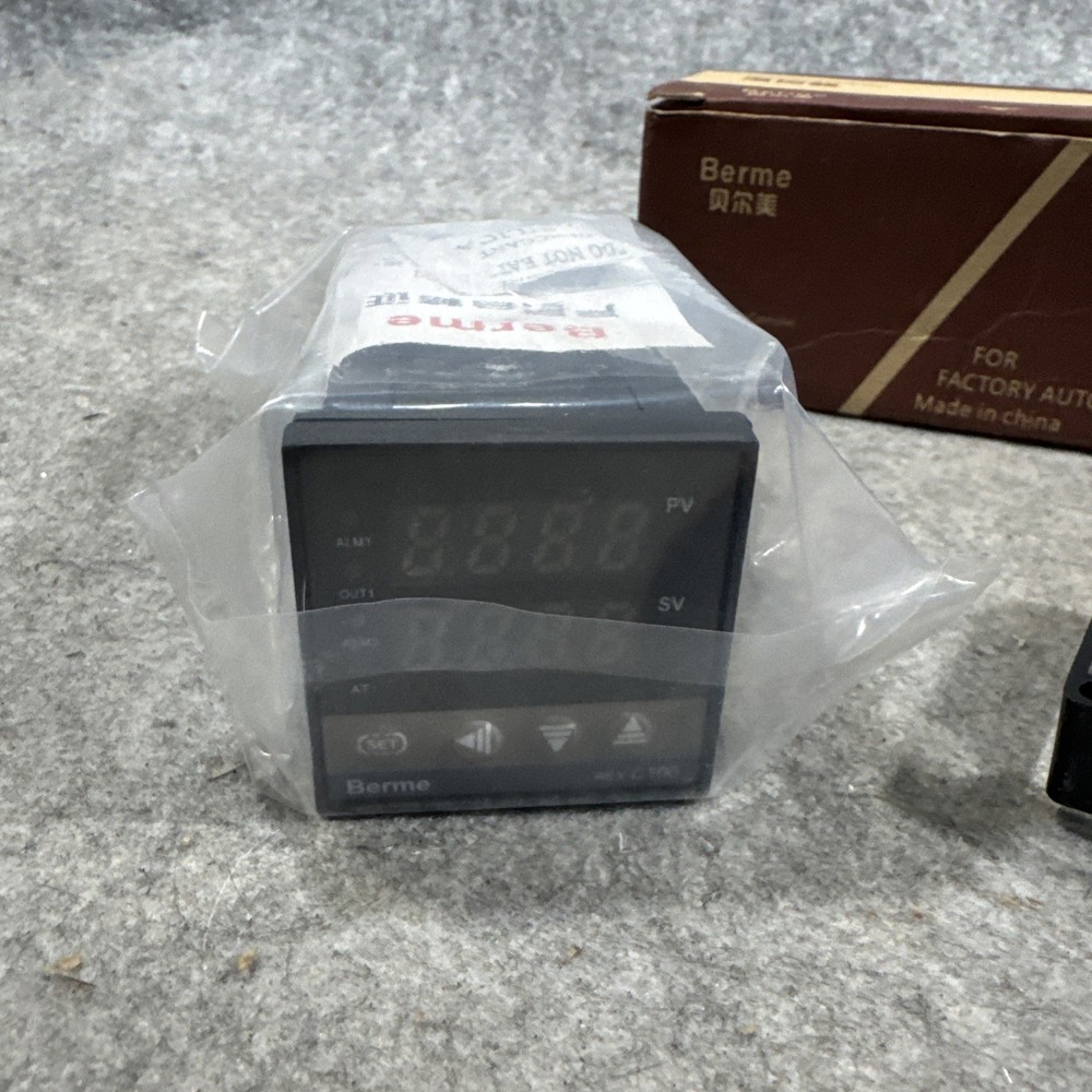 (1) BERME REX-C100FK02-V*AN N TEMPERATURE CONTROLLER 14F96983 NEW