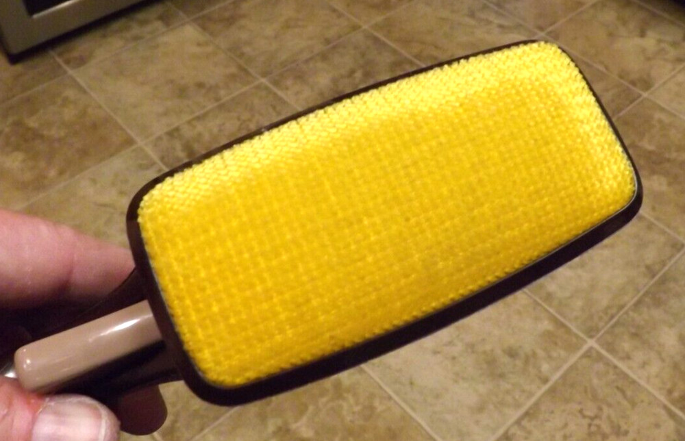 Clothes Lint Brush