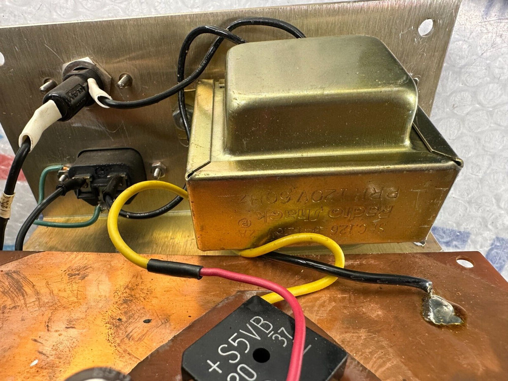 RADIO SHACK DC POWER SUPPLY