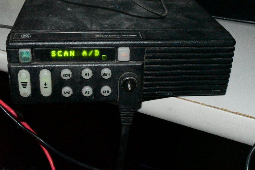 GE MDR PM92SN RADIO WITH MICROPHONE NEEDS PROGRAMMING RARE W4C2