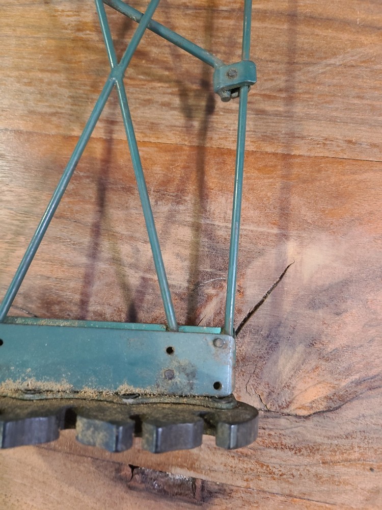 Vintage Bear Archery bow quiver