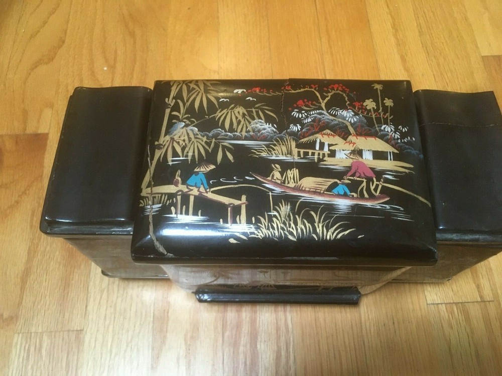 VINTAGE JAPANESE LACQUER CIGARETTE BOX