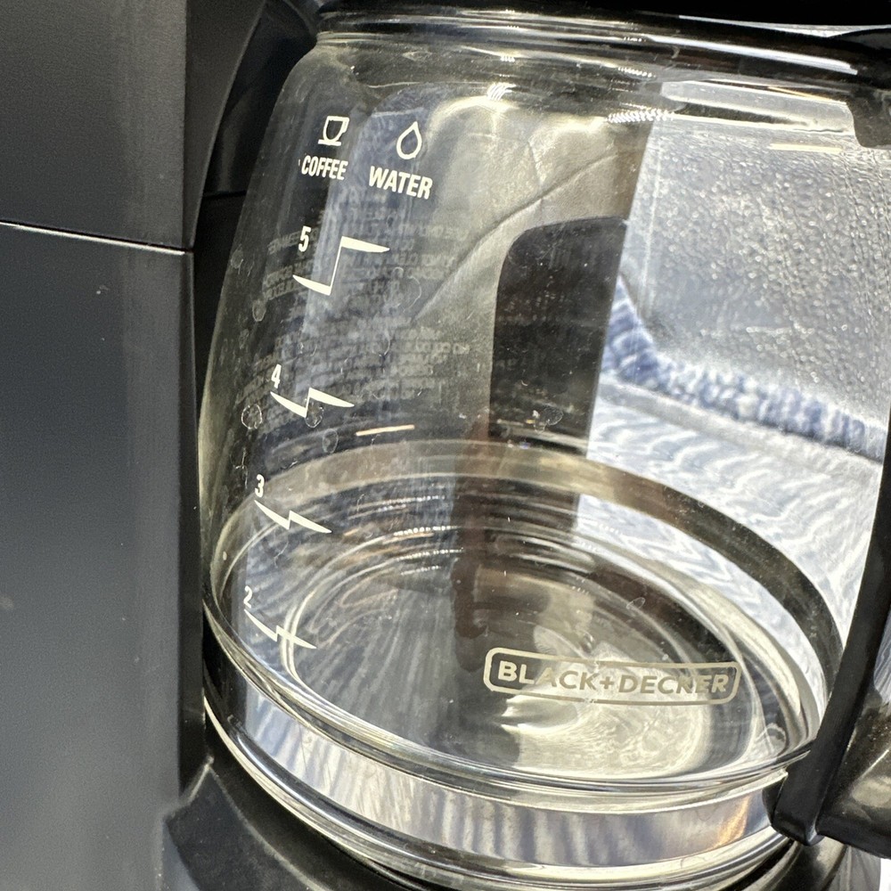 Black & Decker DCM600B 5-Cup Coffeemaker Black {45}