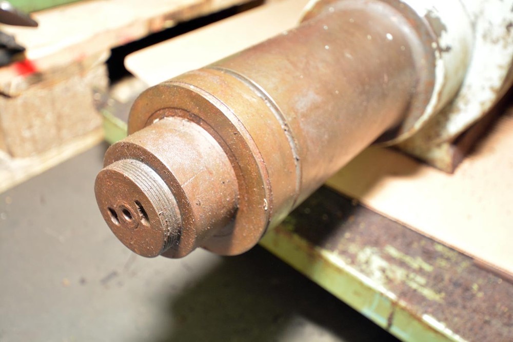 Heald Red Head Spindle (Inv.38776)