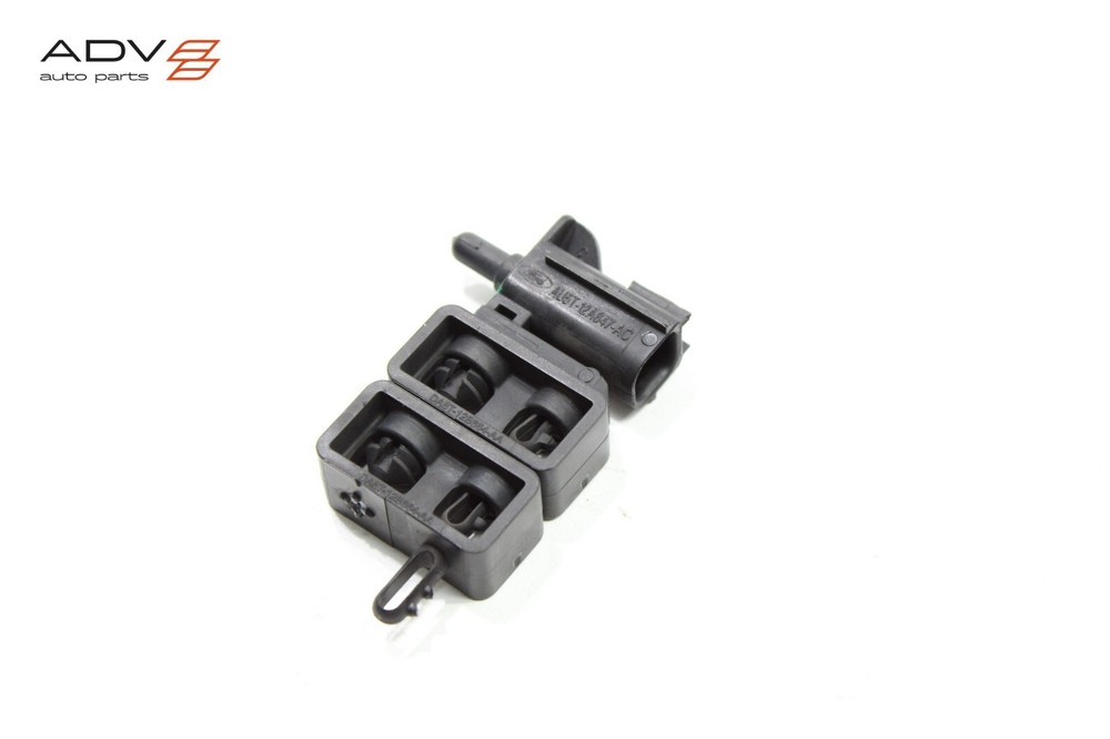 2013 - 2019 FORD FLEX OUTER AIR AMBIENT TEMP TEMPERATURE SENSOR OEM