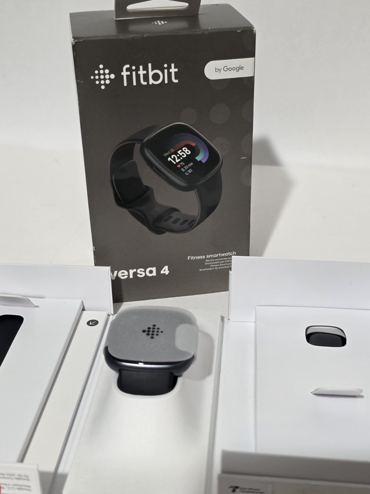 Fitbit Versa 4 - Black Infinity
