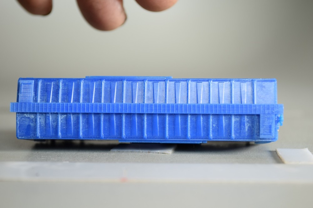 4893 Micro Trains 40' BOX car UN DEC UN PAINTED