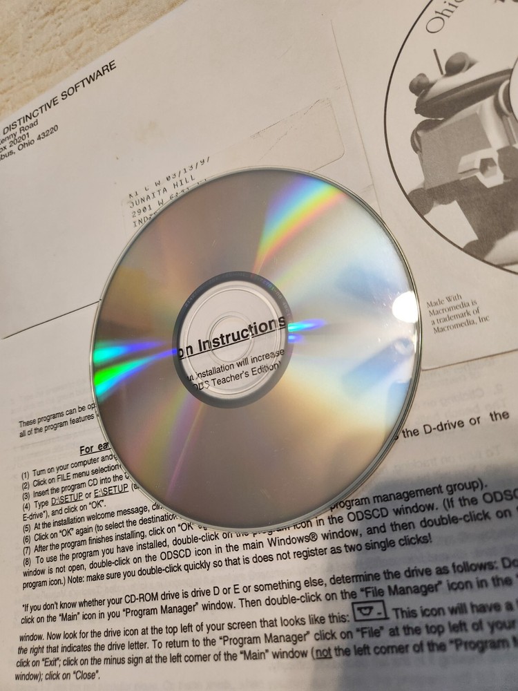 1997 Macromedia Ohio Distinctive Software Volume 1 Computer Program w/ Paperwork