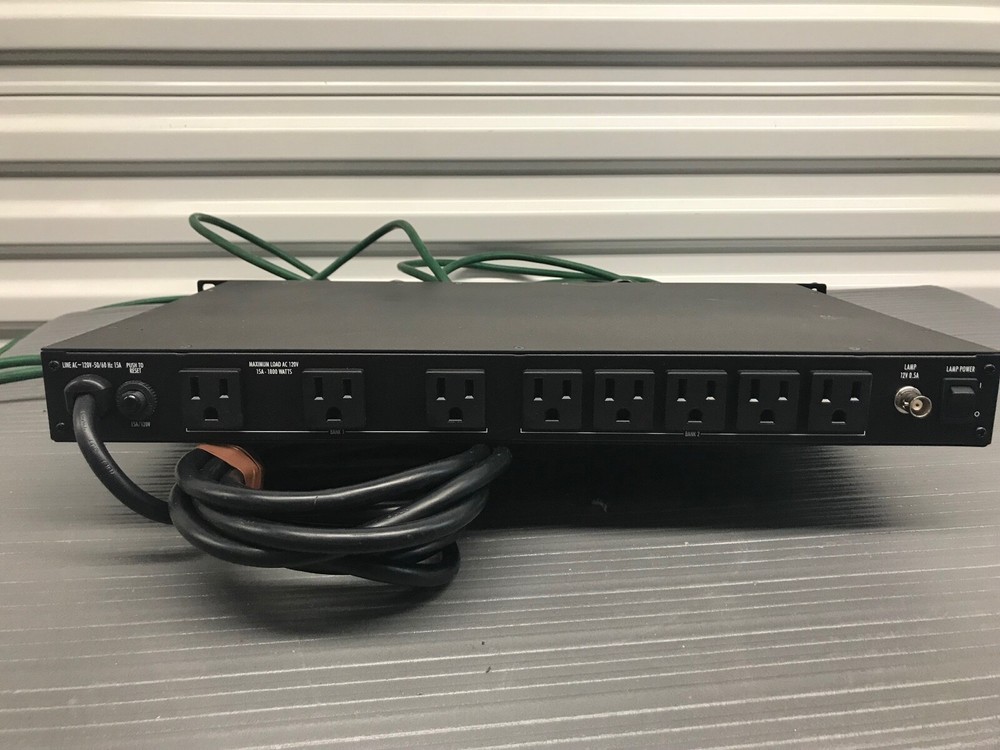 Furman PL-PLUSC 1 Space Rackmount Power Conditioner with Lights Voltmeter